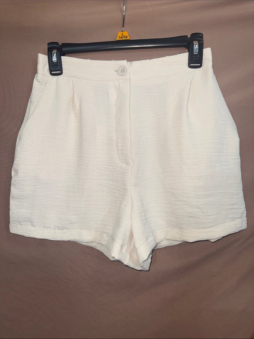 NWT Women’s Medium Zenana High-Rise Cream Textured Women's Shorts W/ Pockets
